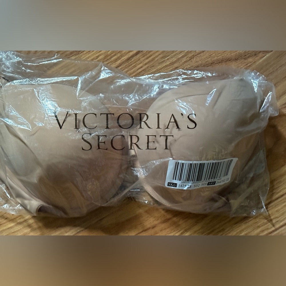Victoria’s Secret push up bra 36DD - Picture 3 of 6